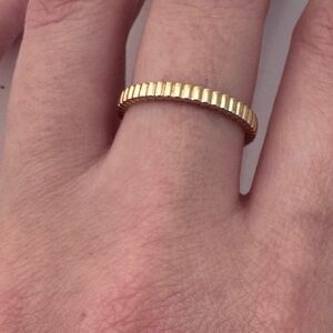 14K RING GOLD RIBBED FZN VN SIZE 6 STACKING ITALY